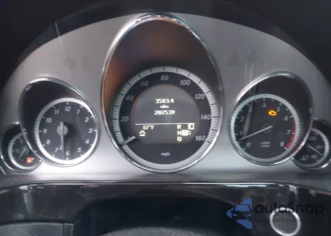 2010 Mercedes-Benz E 350 4Matic из США, поврежденный, VIN WDDHF8HB2AA102763